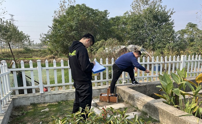 鄉(xiāng)鎮(zhèn)污水處理設(shè)備水質(zhì)檢測：人工檢測好還是在線監(jiān)測好？